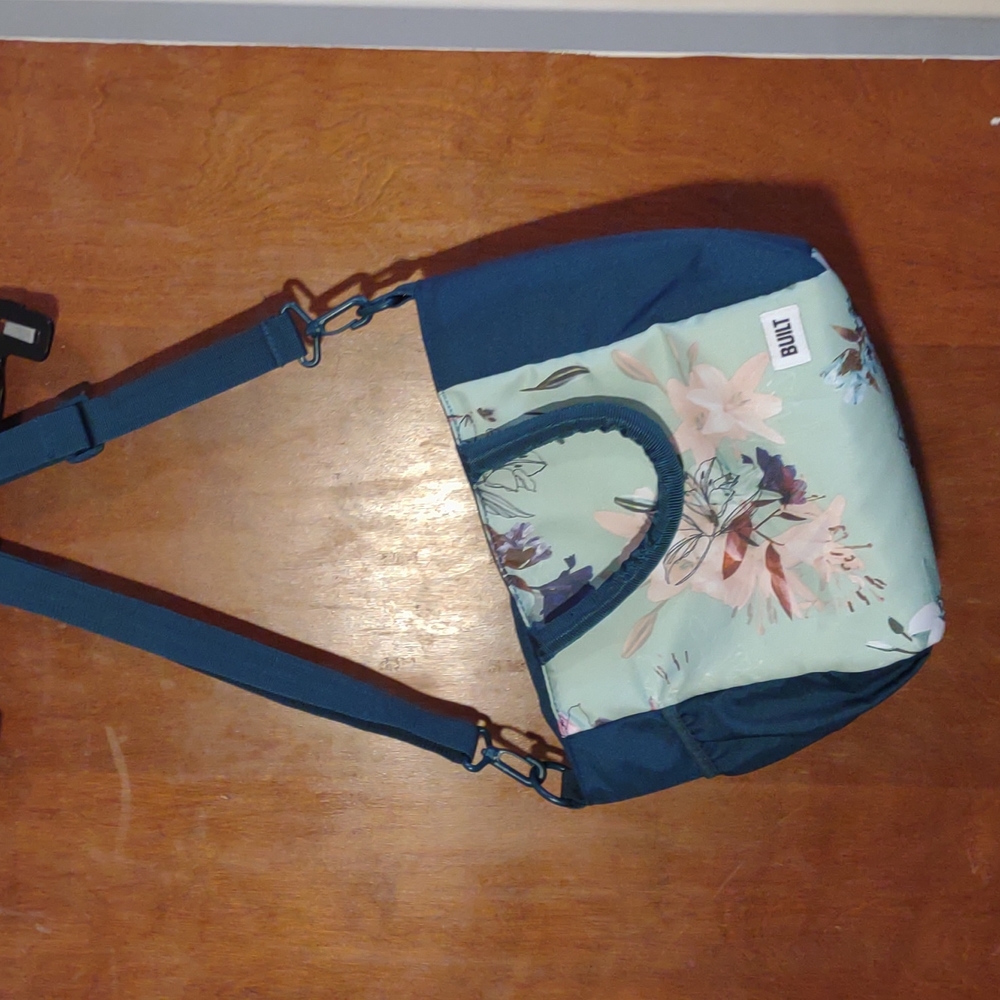 Built lunch tote.
